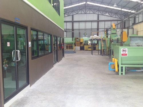 Laatste bedrijfscasus over HUISDIERENfles de lijn die van de Recyclingsmachine in Thailand lopen