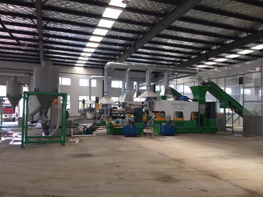 kwaliteit  PP Raffia Bag Granulating Plastic Recycling Machine Line 380V 50HZ fabriek