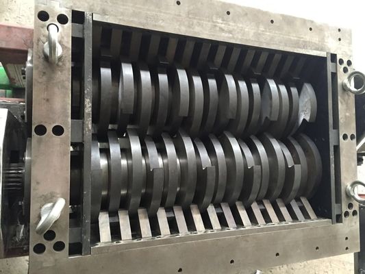 van de het Stevige Afval Dubbele Schacht van 22*2kw 20rpm de Ontvezelmachinemachine