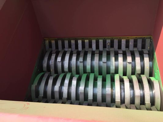 38 Ontvezelmachine van de Blad18.5kw de Plastic Trommel, Dubbele Schachtontvezelmachine Met geringe geluidssterkte